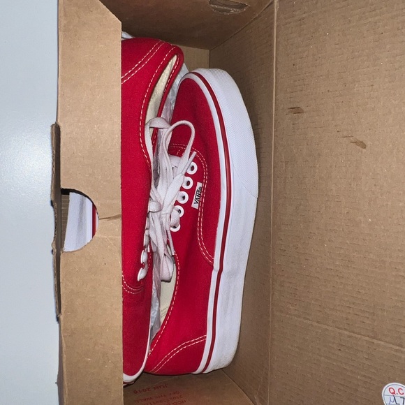 Vans Authentic Skate Shoe - Red
8 womens, 6.5 mens - Picture 3 of 6